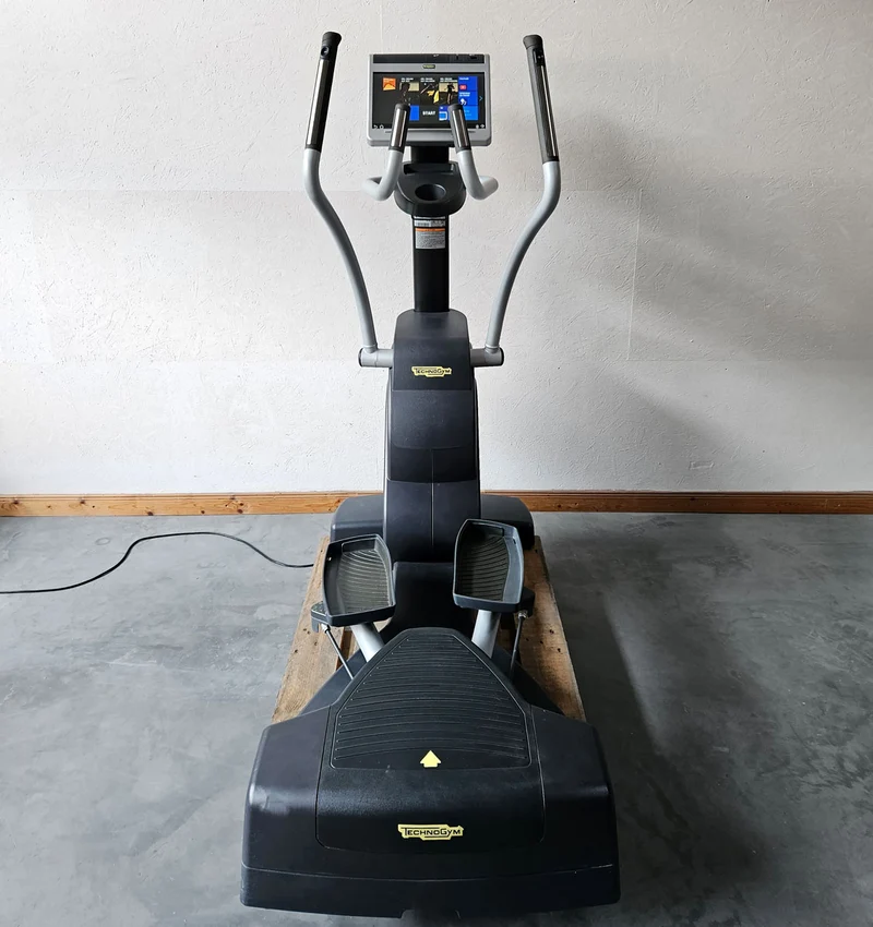 Technogym Crossover ähnlich Wave Excite Line Stepper Inliner Ski Ellipsentrainer, Unity Touch Display, gebraucht - überholter Zustand