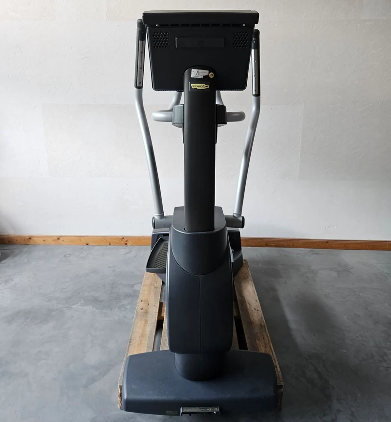 Technogym Crossover ähnlich Wave Excite Line Stepper Inliner Ski Ellipsentrainer, Unity Touch Display, gebraucht - überholter Zustand