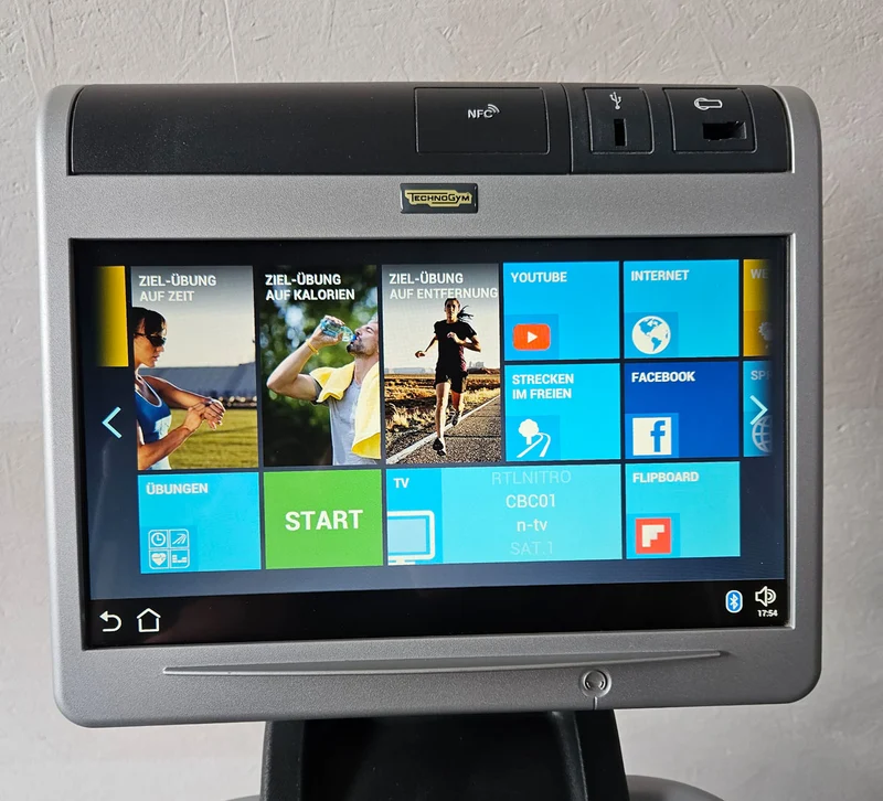Technogym Crossover ähnlich Wave Excite Line Stepper Inliner Ski Ellipsentrainer, Unity Touch Display, gebraucht - überholter Zustand