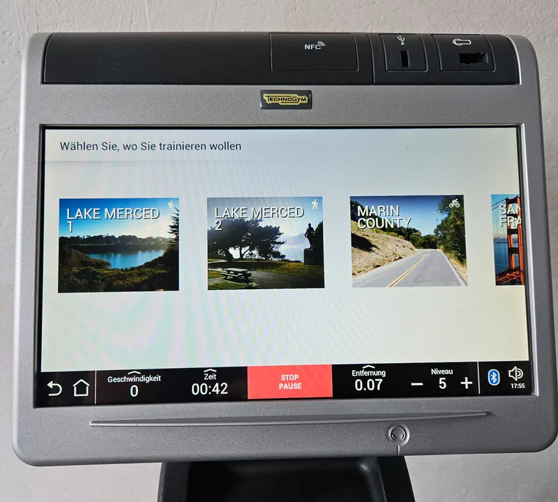 Technogym Crossover ähnlich Wave Excite Line Stepper Inliner Ski Ellipsentrainer, Unity Touch Display, gebraucht - überholter Zustand