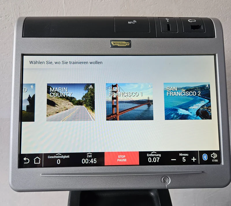 Technogym Crossover ähnlich Wave Excite Line Stepper Inliner Ski Ellipsentrainer, Unity Touch Display, gebraucht - überholter Zustand