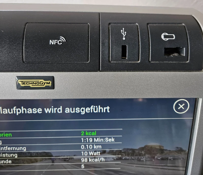 Technogym Crossover ähnlich Wave Excite Line Stepper Inliner Ski Ellipsentrainer, Unity Touch Display, gebraucht - überholter Zustand