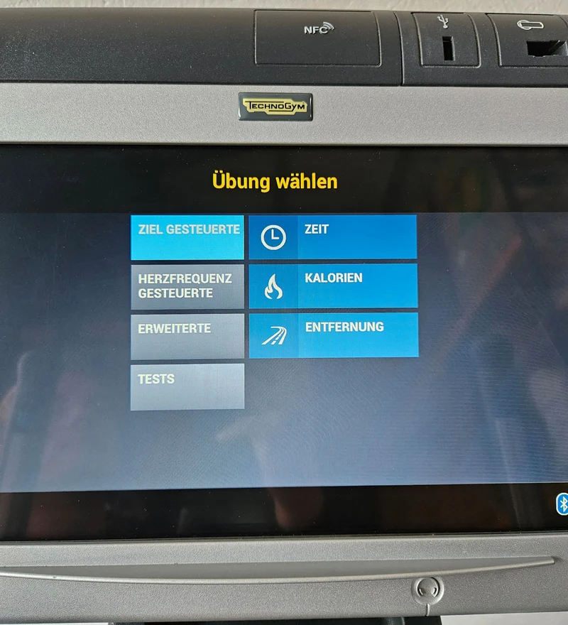 Technogym Crossover ähnlich Wave Excite Line Stepper Inliner Ski Ellipsentrainer, Unity Touch Display, gebraucht - überholter Zustand