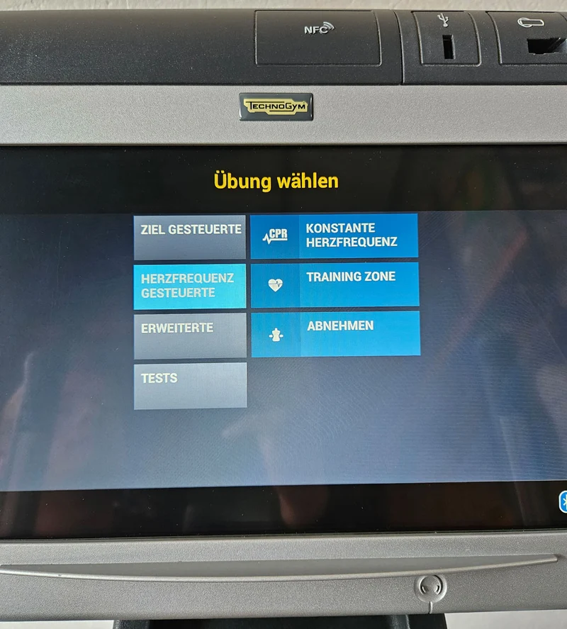 Technogym Crossover ähnlich Wave Excite Line Stepper Inliner Ski Ellipsentrainer, Unity Touch Display, gebraucht - überholter Zustand