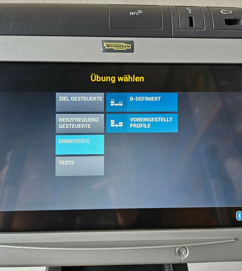 Technogym Crossover ähnlich Wave Excite Line Stepper Inliner Ski Ellipsentrainer, Unity Touch Display, gebraucht - überholter Zustand