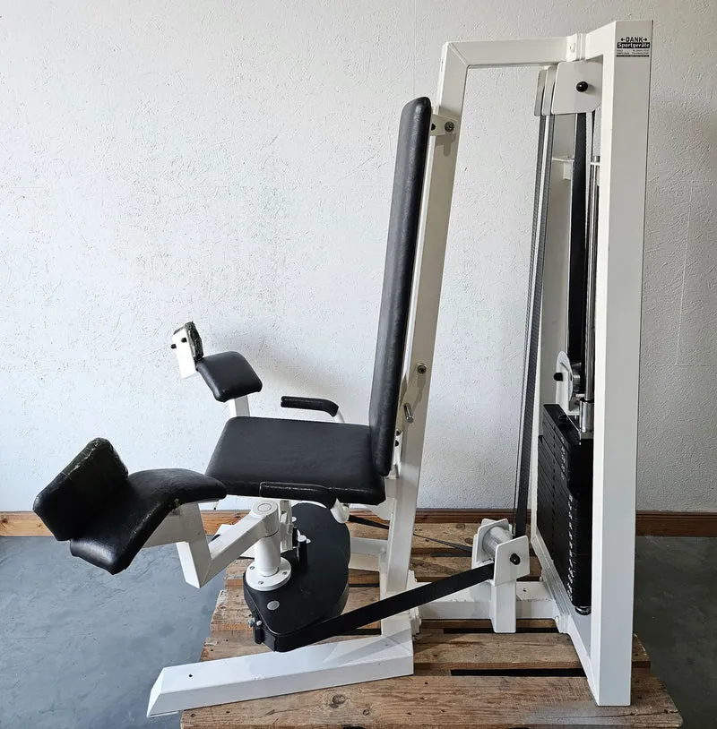 Gym80 Adduktorenmaschine, Hip Adductor, sitzend, Oldschool Bodybuilding Kraftgerät - Edition oder Classic Line, Rahmen Weiß, gebraucht mit Gebrauchsspuren