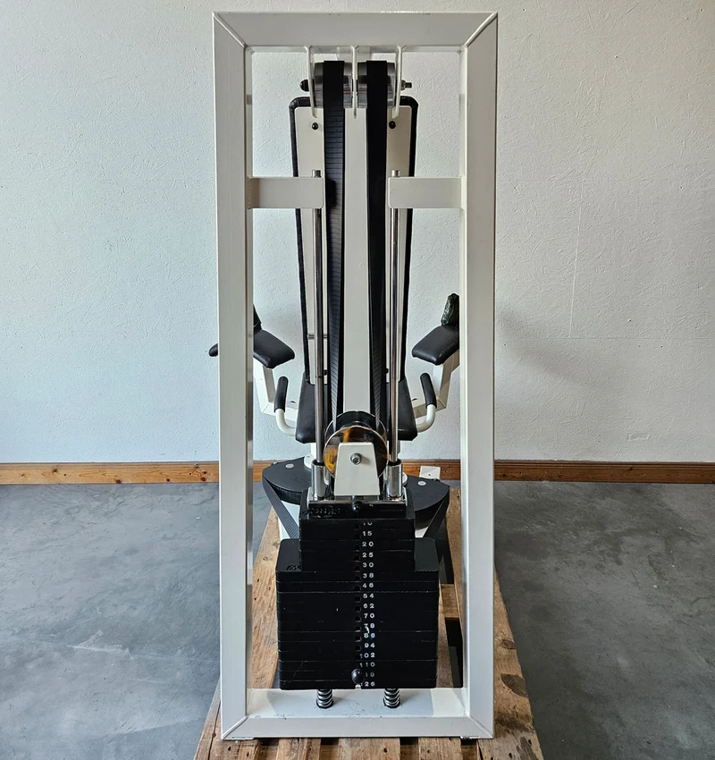 Gym80 Adduktorenmaschine, Hip Adductor, sitzend, Oldschool Bodybuilding Kraftgerät - Edition oder Classic Line, Rahmen Weiß, gebraucht mit Gebrauchsspuren