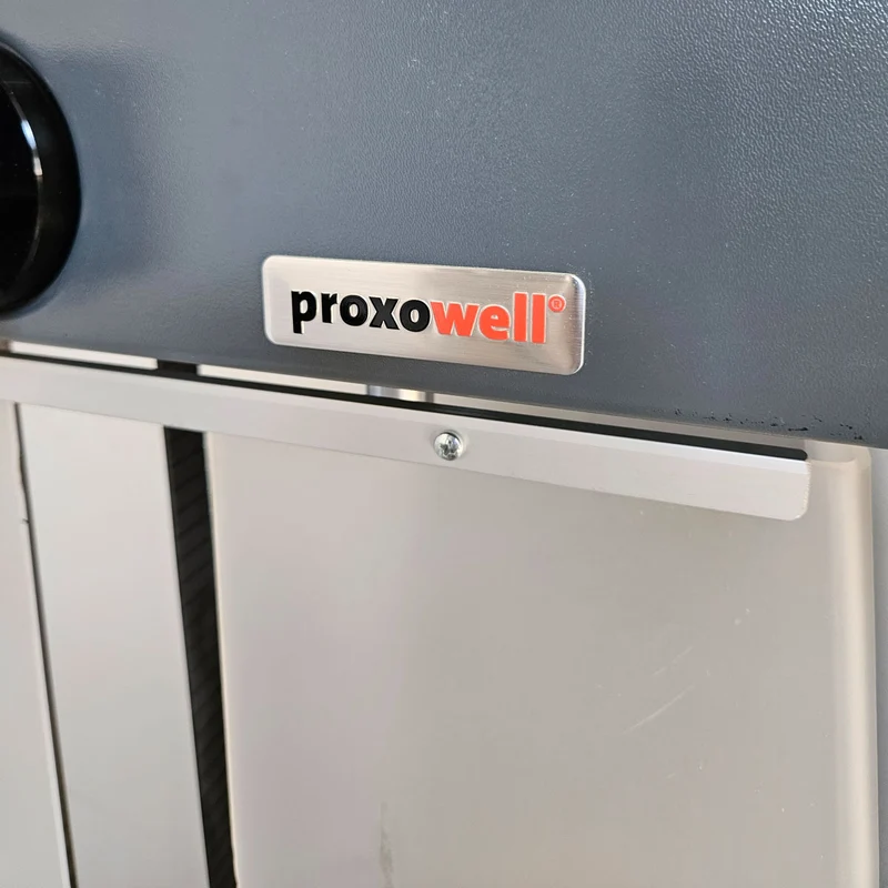 Proxowell bzw Proxomed Bankdrückmaschine, Brustpresse, Chestpress, 100kg Gewichtsblock, Compass bzw C-Well Serie, Rahmenfarbe Silber, gebraucht - überholter Zustand