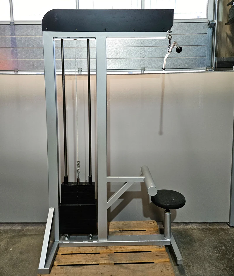 Latzug von Oben mit Karabiner, 140kg Gewichtsblock, Lat Pulldown, Oldschool Bodybuilding, Ähnlich Gym80, Galaxay, Rahmenfarbe Silber, gebraucht mit Gebrauchsspuren