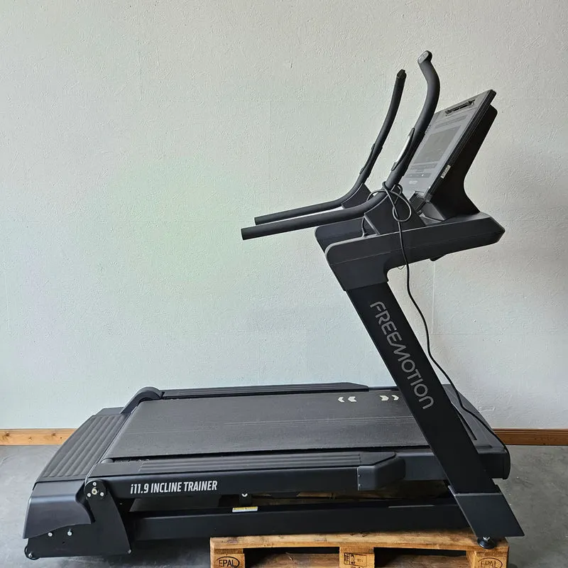 Freemotion Fitness Laufband i10.9 Incline Trainer Treadmill i11.9 , extreme Steigung bis 30% möglich, Baujahr 2019 - Top Zustand