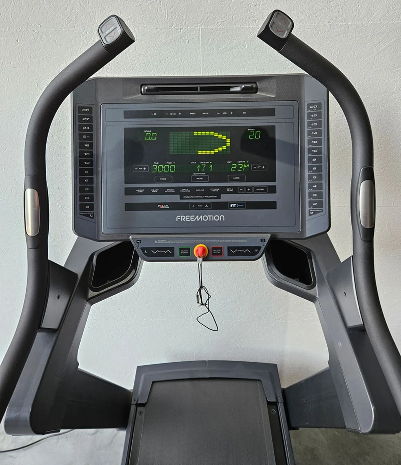 Freemotion Fitness Laufband i10.9 Incline Trainer Treadmill i11.9 , extreme Steigung bis 30% möglich, Baujahr 2019 - Top Zustand