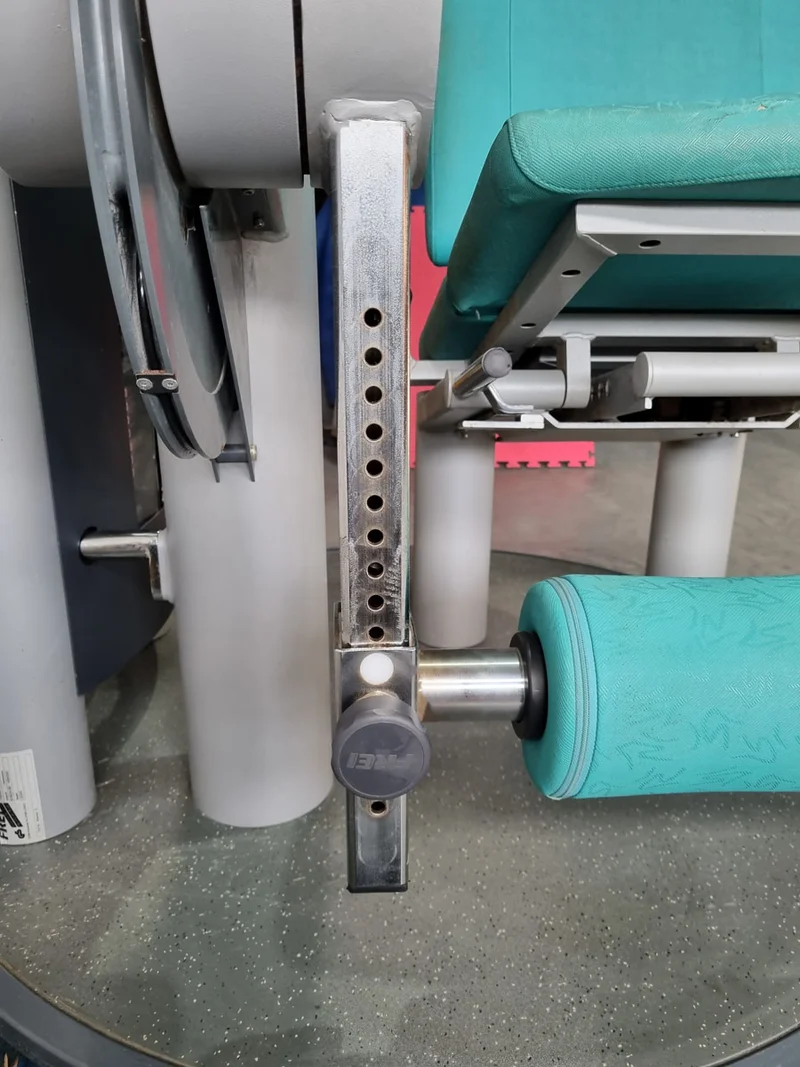 Frei Genius Beinstrecker verstellbar, Kniestrecker, Leg Extension, Rahmenfarbe Silber, gebraucht - überholter Zustand