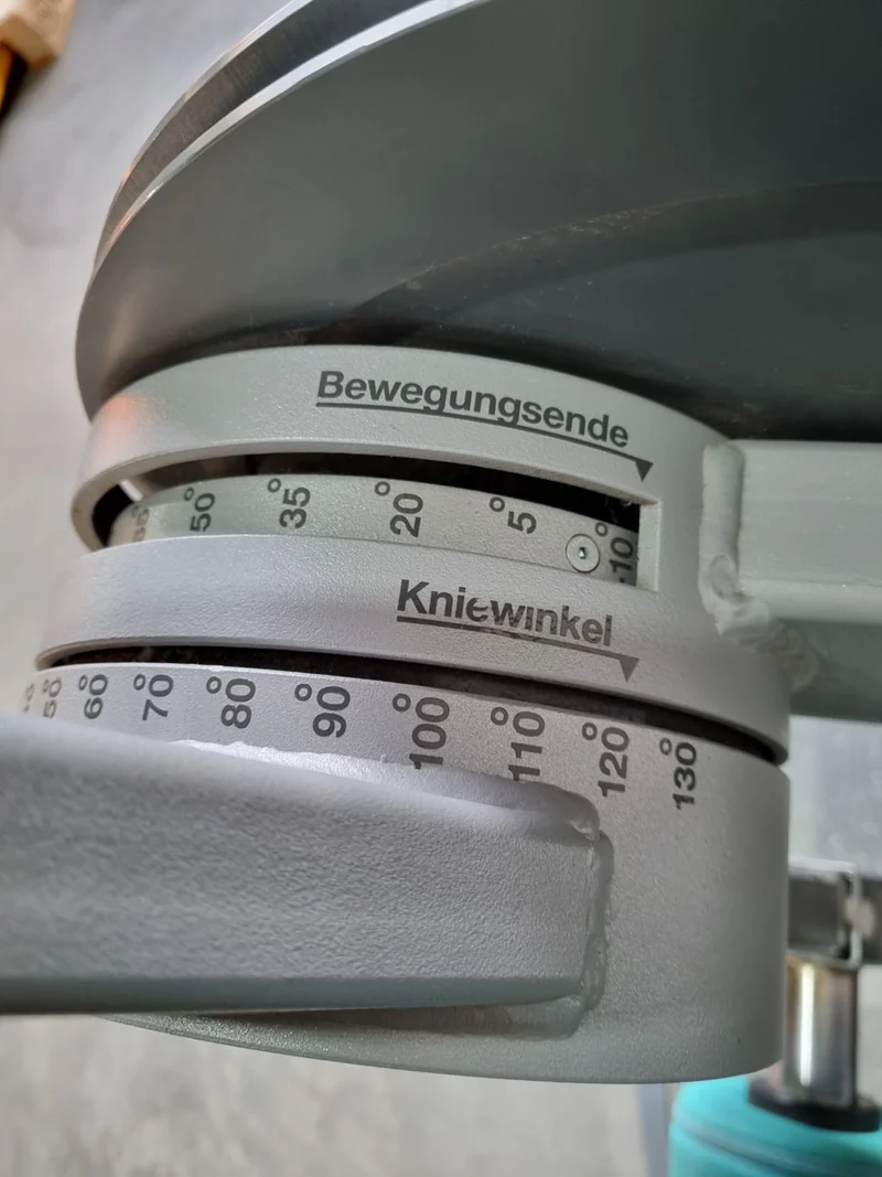 Frei Genius Beinstrecker verstellbar, Kniestrecker, Leg Extension, Rahmenfarbe Silber, gebraucht - überholter Zustand