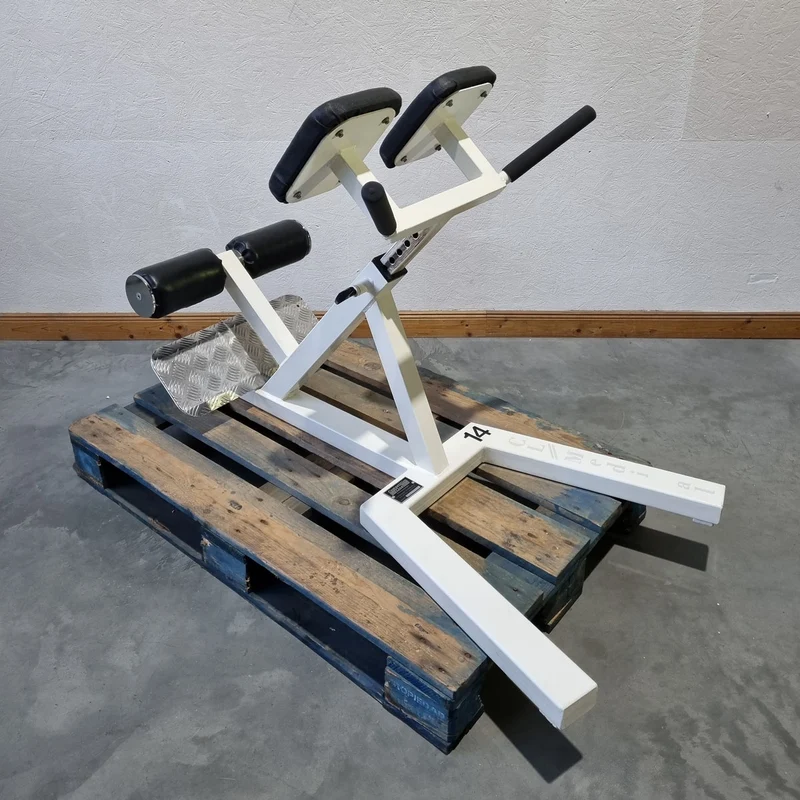 Competition Line, Rückenstreckerbank 45° grad, Hyperextension, höhenverstellbar, Rahmenfarbe Weiß, Polsterfarbe Shhwarz, gebraucht - überholter Zustand