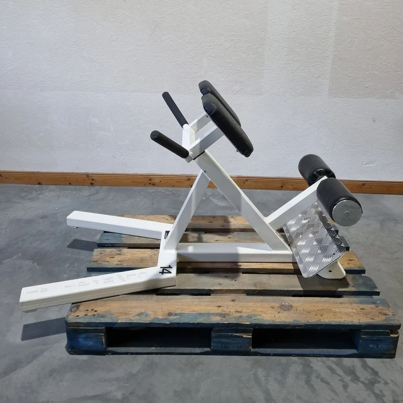 Competition Line, Rückenstreckerbank 45° grad, Hyperextension, höhenverstellbar, Rahmenfarbe Weiß, Polsterfarbe Shhwarz, gebraucht - überholter Zustand