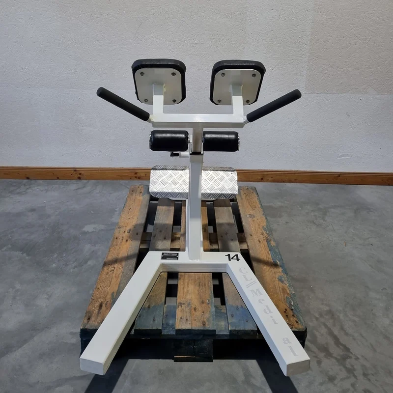 Competition Line, Rückenstreckerbank 45° grad, Hyperextension, höhenverstellbar, Rahmenfarbe Weiß, Polsterfarbe Shhwarz, gebraucht - überholter Zustand