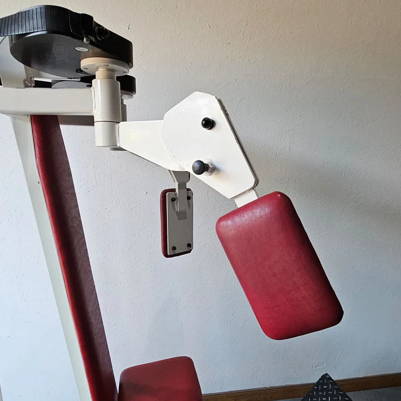 Gym80 Butterfly mit Polster Pads, Pec Fly, Winkel verstellbar, Oldschool Bodybuilding Kraftgerät - Edition oder Classic Line, Rahmenfarbe Weiß, gebraucht mit Gebrauchsspuren