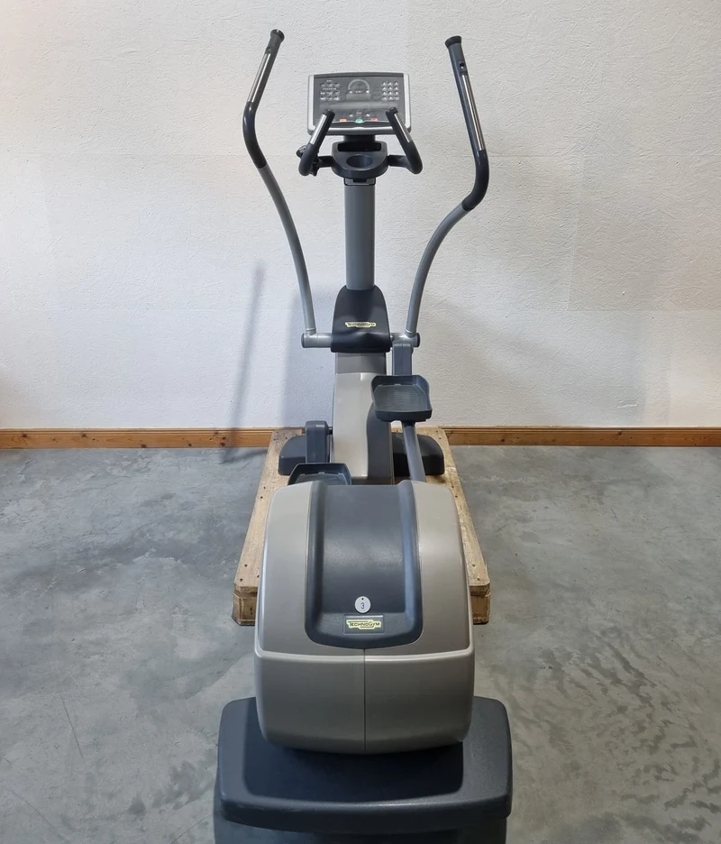 TechnoGym Crosstrainer Excite+ Line Syncro 700, LED Display, Silber/Grau, gebraucht - überholter Zustand