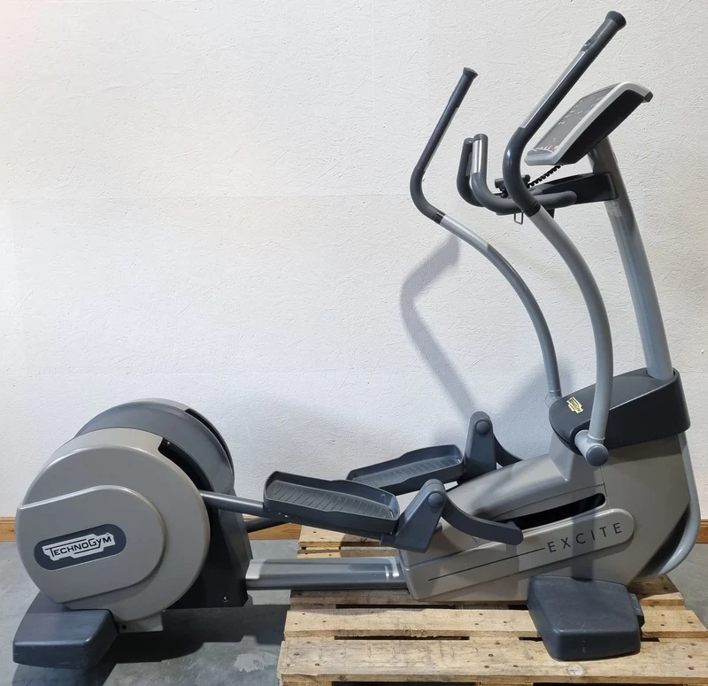 TechnoGym Crosstrainer Excite+ Line Syncro 700, LED Display, Silber/Grau, gebraucht - überholter Zustand