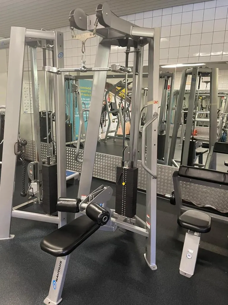 Nautilus Nitro EVO und Plus Serie - Kraftgeräte Set - 23 Fitnessgeräte und 3 Bänke im Set - gebraucht - TOP Zustand