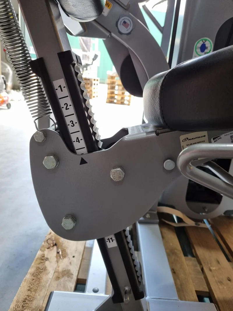 Nautilus Nitro EVO Abdominal Crunch, Bauchmuskelmaschine, Bauchbeuger Abs, Rahmenfarbe Silber, Polsterfarbe Schwarz, gebraucht - überholter Zustand