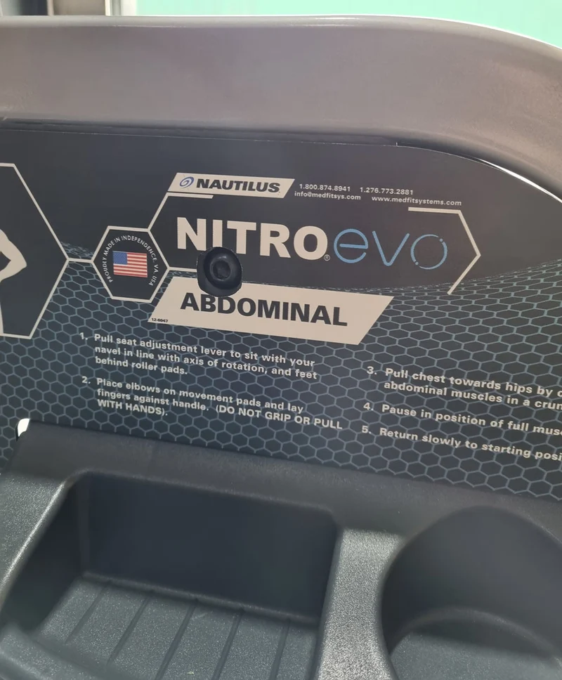 Nautilus Nitro EVO Abdominal Crunch, Bauchmuskelmaschine, Bauchbeuger Abs, Rahmenfarbe Silber, Polsterfarbe Schwarz, gebraucht - überholter Zustand
