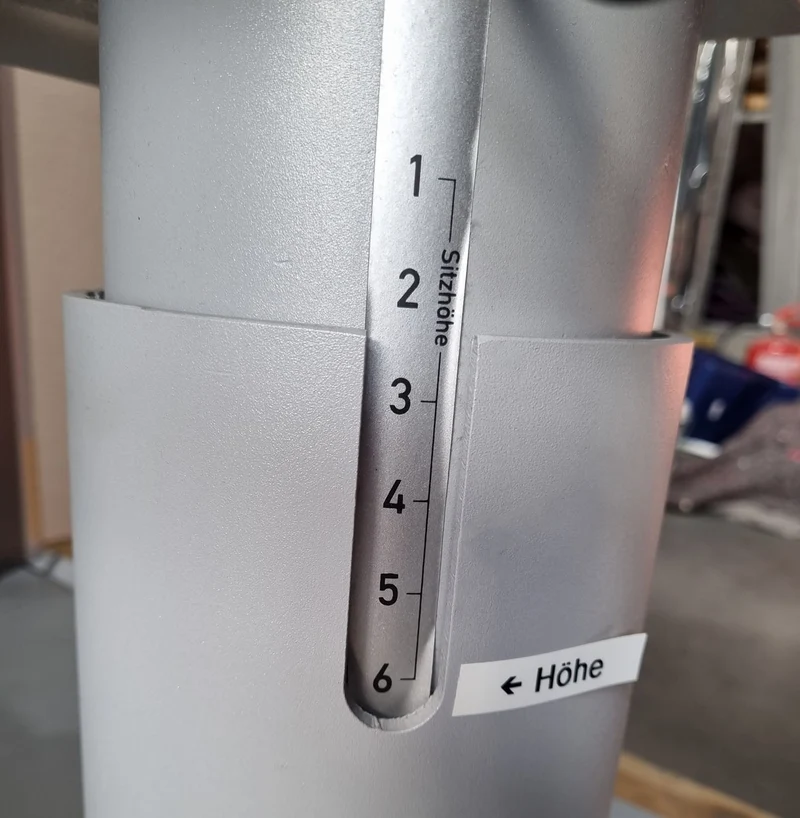 Frei Genius Eco Rückenstreckermaschine, Hyperextension, Rückenmaschine Lower Back, Rahmenfarbe Silber, gebraucht - überholter Zustand