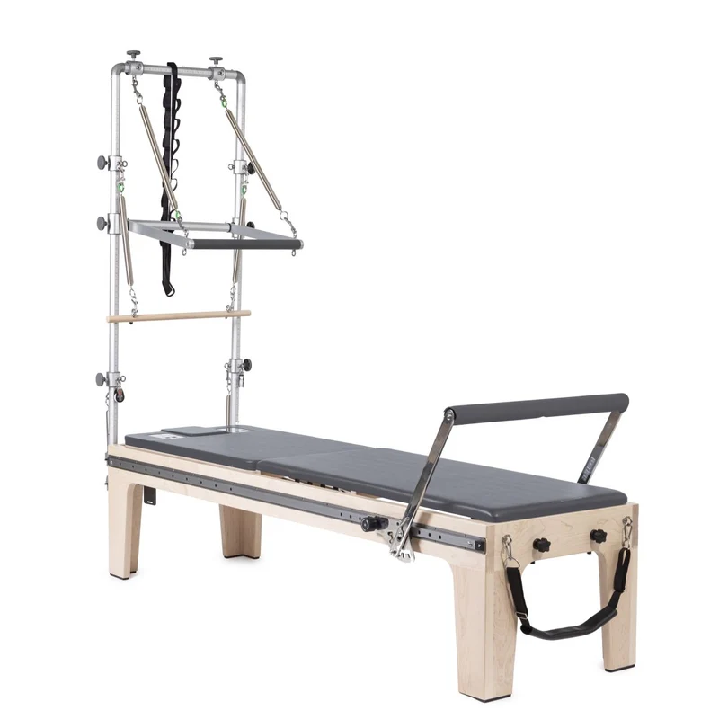 Elina Pilates Master Instructor Physio Reformer mit Half Cadillac