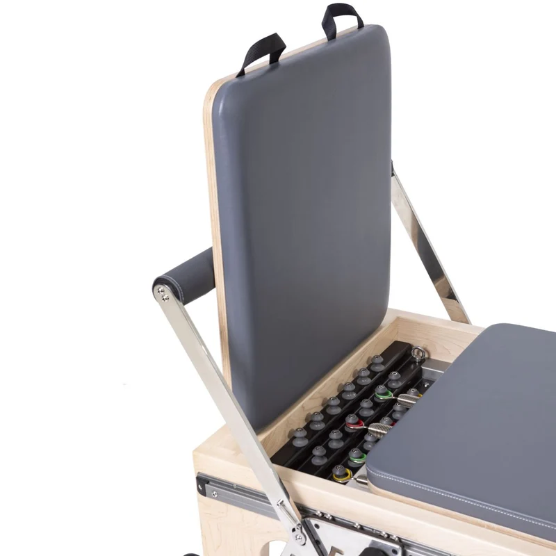 Elina Pilates Master Instructor Physio Reformer mit Half Cadillac
