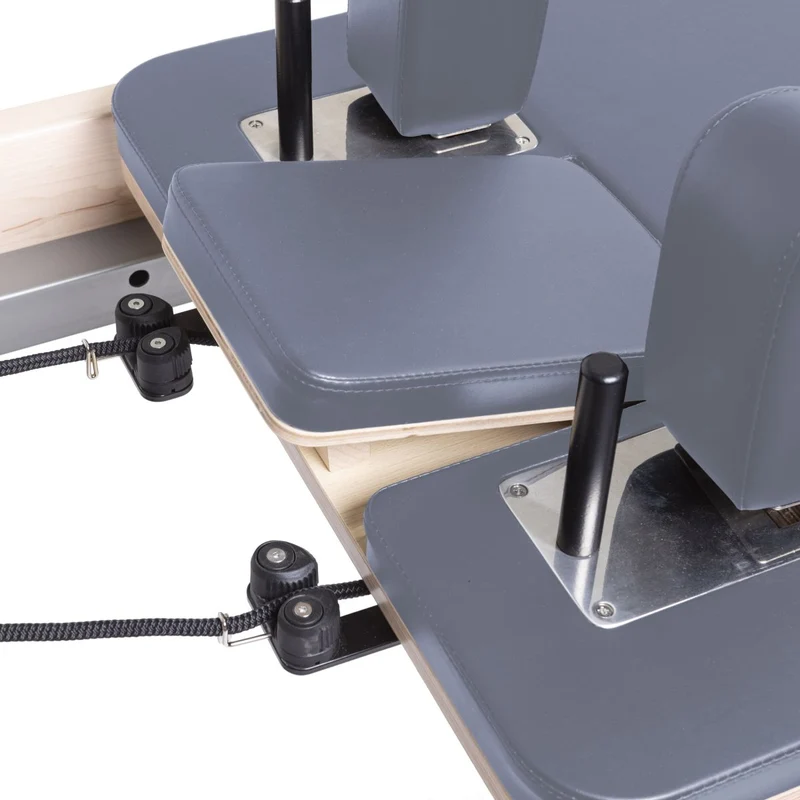 Elina Pilates Master Instructor Physio Reformer mit Half Cadillac