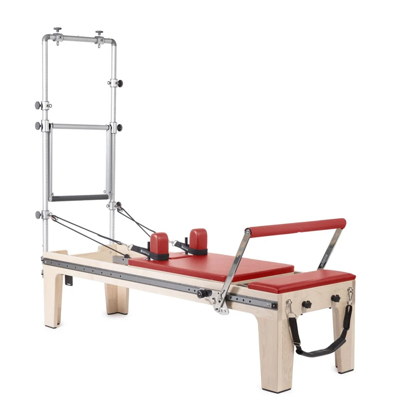 Elina Pilates Master Instructor Physio Reformer mit Half Cadillac