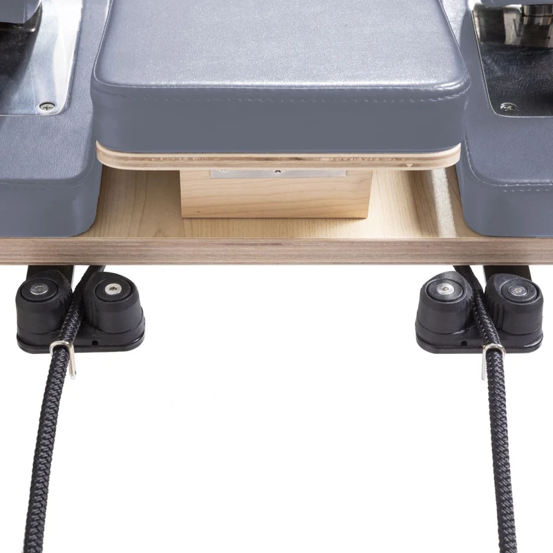 Elina Pilates Master Instructor Reformer mit Half Cadillac