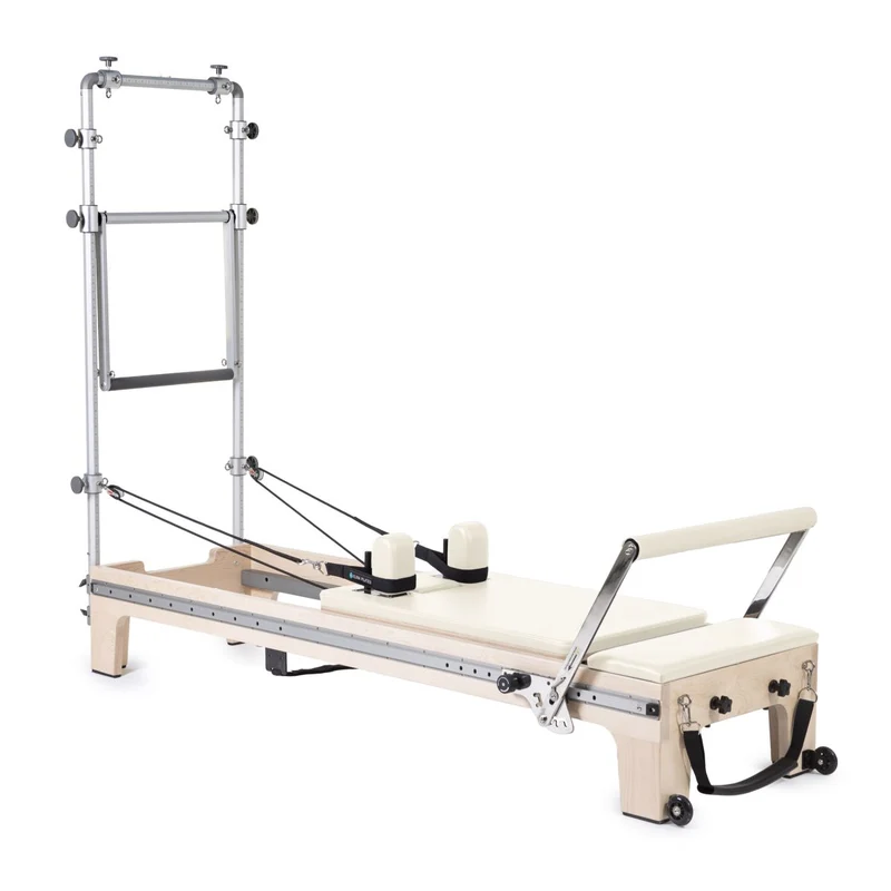 Elina Pilates Master Instructor Reformer mit Half Cadillac