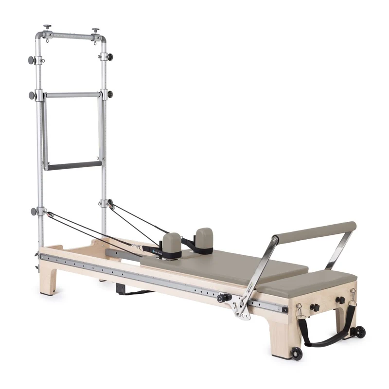 Elina Pilates Master Instructor Reformer mit Half Cadillac