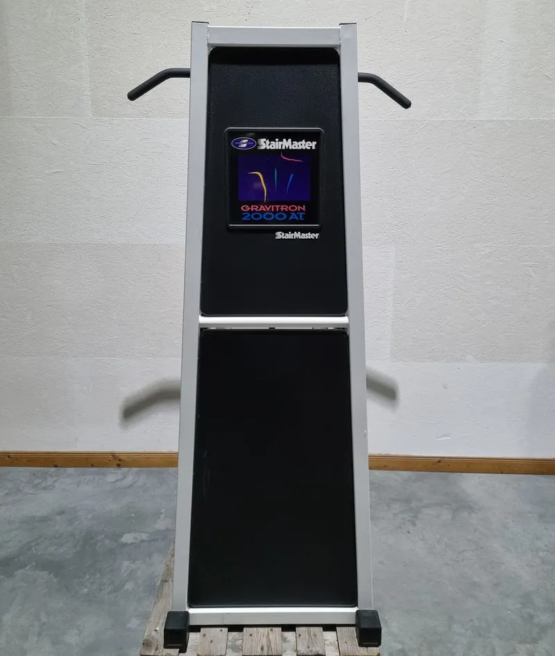 Stairmaster Gravitron 2000 AT Dip-Chin, Dip-Klimmzugmaschine mit Gewichtsunterstützung, Rahmen Weiß, gebraucht - überholter Zustand