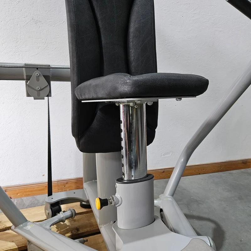 Sportsart Brustpresse DUAL S915 A915 N915, Independent Chest Press, Bankdrückmaschine Bilateral, Rahmenfarbe Silber, gebraucht - überholter Zustand