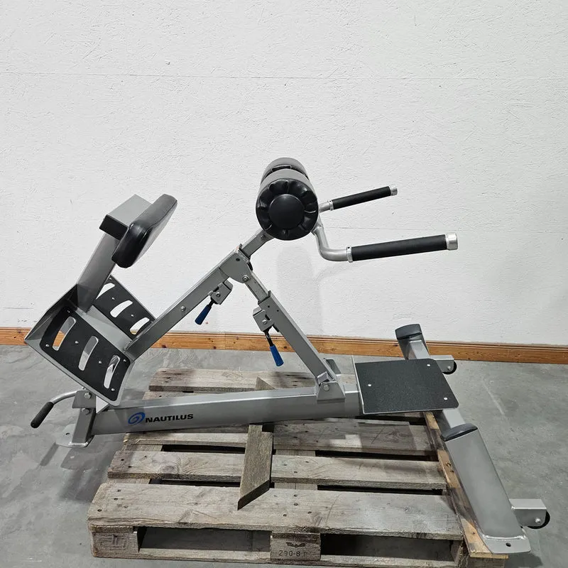Nautilus Nitro Hyperextension, Rückenstreckerbank, 45° verstellbar, Adjustable Hip Extension F3AHE, Rahmenfarbe Silber, gebraucht - überholter Zustand