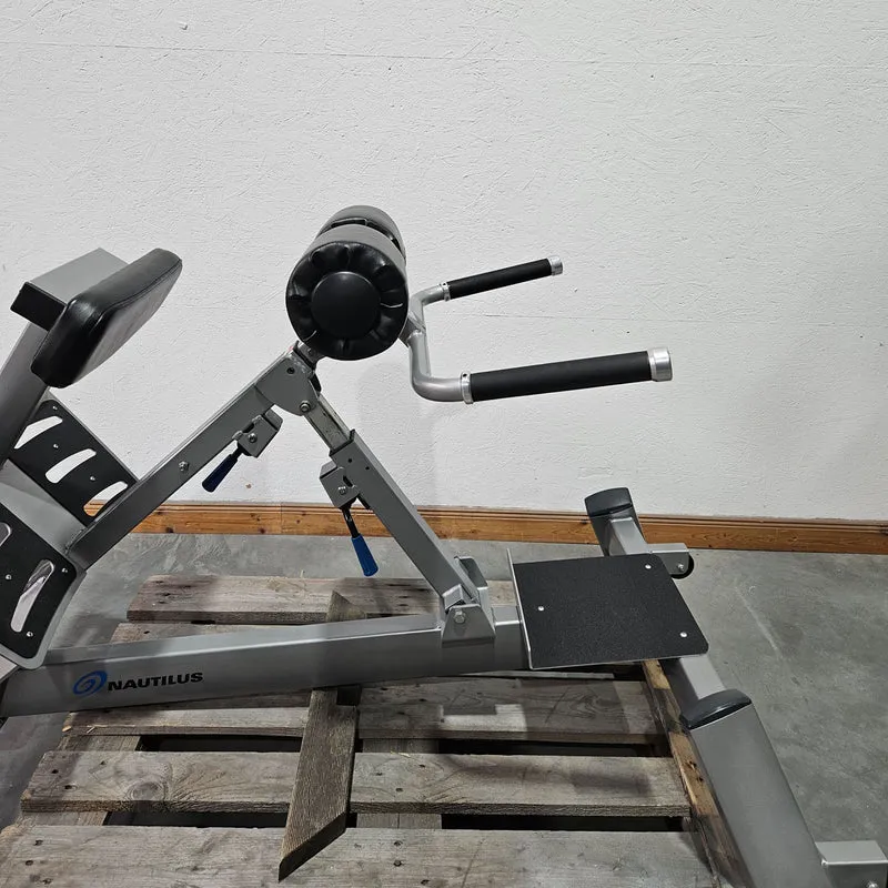 Nautilus Nitro Hyperextension, Rückenstreckerbank, 45° verstellbar, Adjustable Hip Extension F3AHE, Rahmenfarbe Silber, gebraucht - überholter Zustand