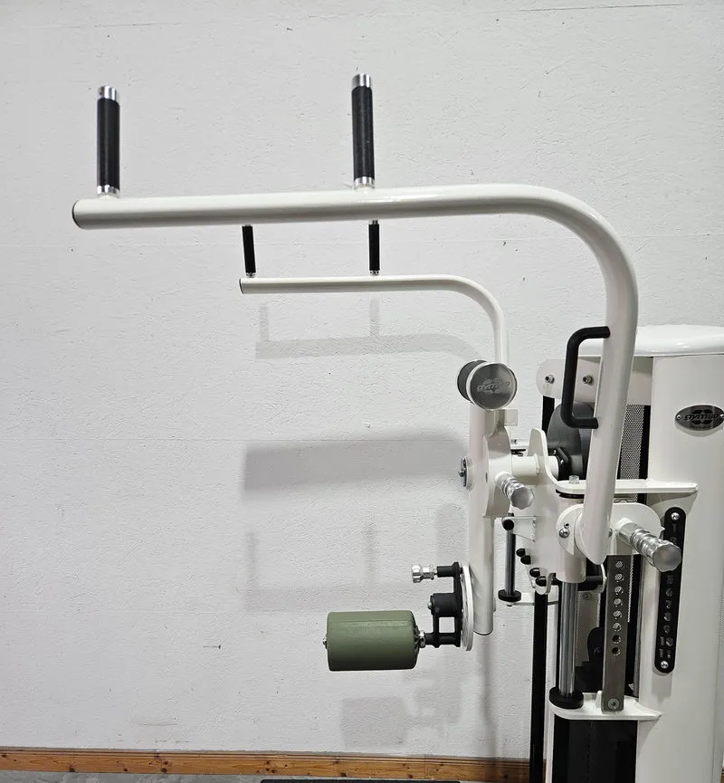Gym80 Med80 3256 Multi Hip, Total Hip Kickmaschine, Hüftpendel, Farbe Weiß, gebraucht - überholter Zustand