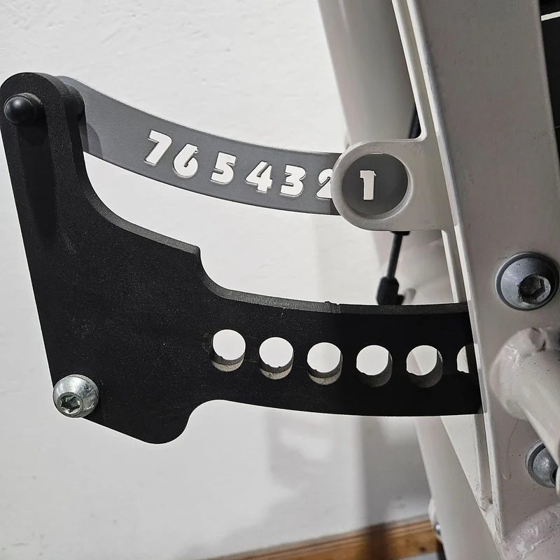 Gym80 Med80 3283 Funktionsstemme sitzend - liegend, Beinpresse verstellbar, Farbe Weiß, gebraucht - überholter Zustand