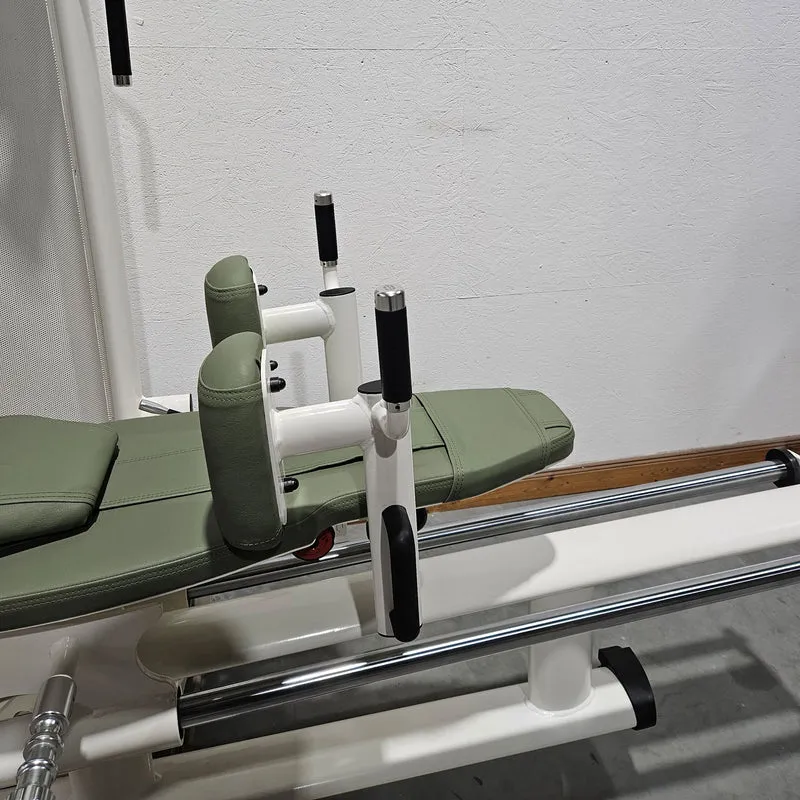 Gym80 Med80 3283 Funktionsstemme sitzend - liegend, Beinpresse verstellbar, Farbe Weiß, gebraucht - überholter Zustand