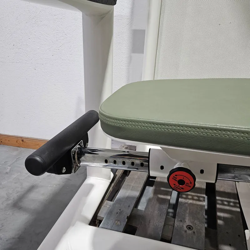 Gym80 Med80 3283 Funktionsstemme sitzend - liegend, Beinpresse verstellbar, Farbe Weiß, gebraucht - überholter Zustand
