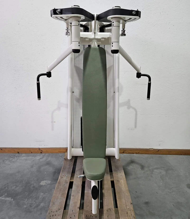 Gym80 3022 Butterfly, Sygnum, Bruststabilisator, Farbe Weiß, gebraucht - überholter Zustand