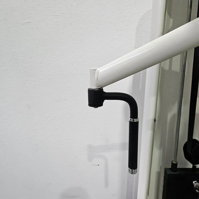 Gym80 3022 Butterfly, Sygnum, Bruststabilisator, Farbe Weiß, gebraucht - überholter Zustand