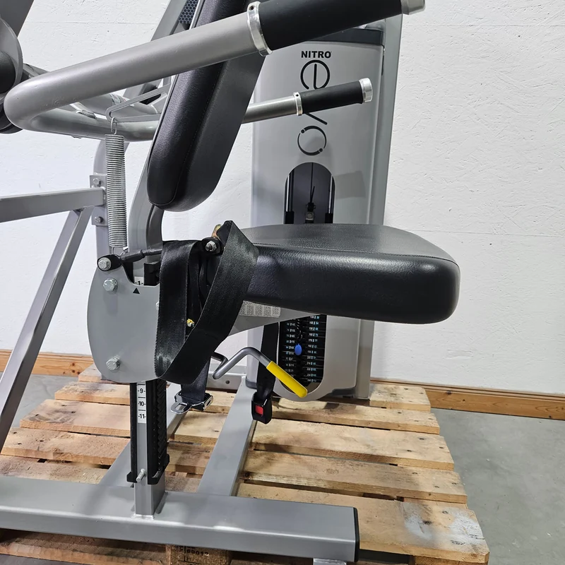 Nautilus Nitro EVO Seated Dip Machine, Dips Trizepsmaschine, Armstrecker Stützstemme, Rahmenfarbe Silber, gebraucht - überholter Zustand