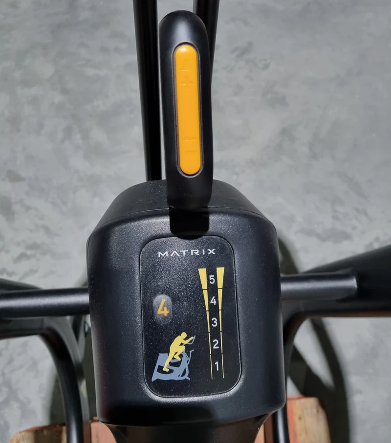 Matrix S-Force Performance Trainer, Crosstrainer, Stepper, Ergometer, HIIT Interval Training, gebrauchter - überholter Zustand