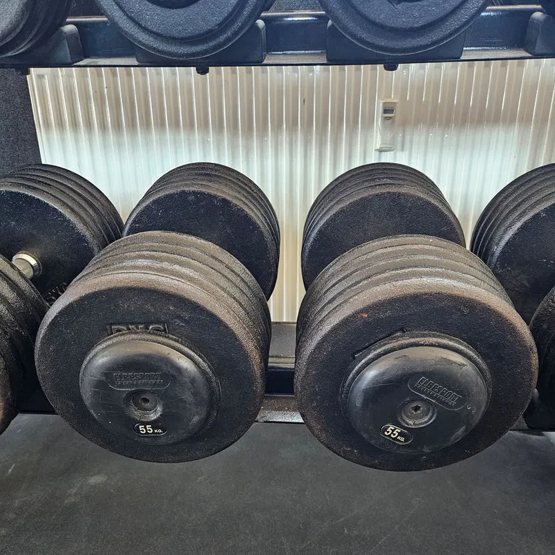 ElbeSport Kurzhantelsatz aus Guss von 2,5 bis 60kg in 2,5kg Stufen ( 24 Paare ) Oldschool, INKLUSIVE Kurzhantelablagen, gebraucht - mit Gebrauchsspuren