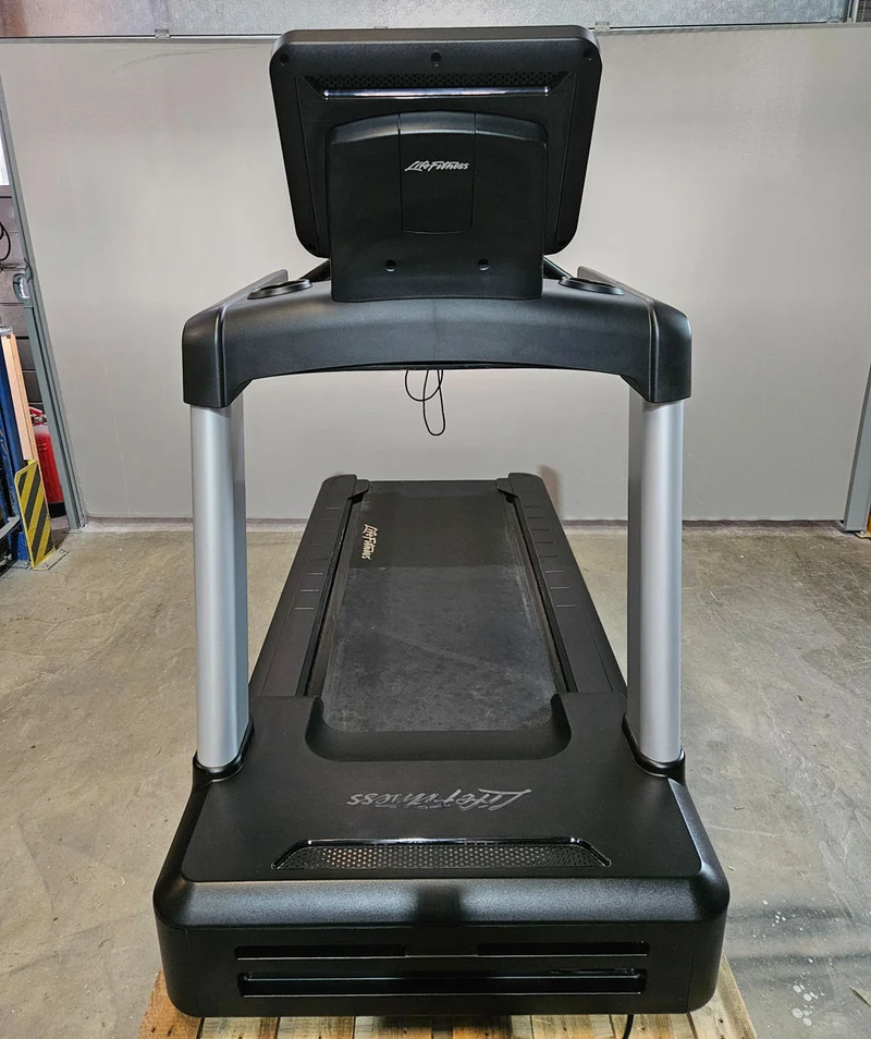 Ausdauergeräte Set 8 Stk von Life Fitness, Integrity X, neue Modelle, 2 Laufbänder, 2 Crosstrainer, 2 Ergometer und 2 Recumbents etc, gebraucht - überholter Zustand