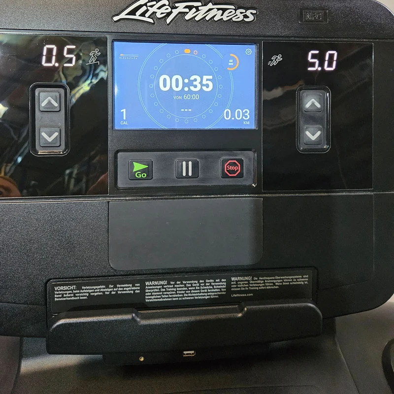 Ausdauergeräte Set 8 Stk von Life Fitness, Integrity X, neue Modelle, 2 Laufbänder, 2 Crosstrainer, 2 Ergometer und 2 Recumbents etc, gebraucht - überholter Zustand