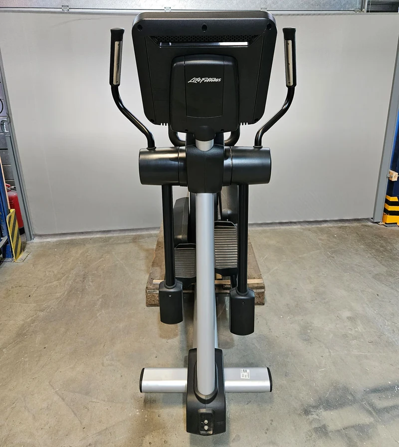 Ausdauergeräte Set 8 Stk von Life Fitness, Integrity X, neue Modelle, 2 Laufbänder, 2 Crosstrainer, 2 Ergometer und 2 Recumbents etc, gebraucht - überholter Zustand